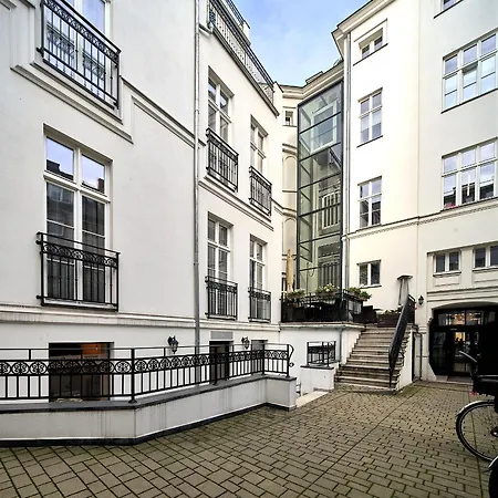 Top In Luxury Townhouse Apartment